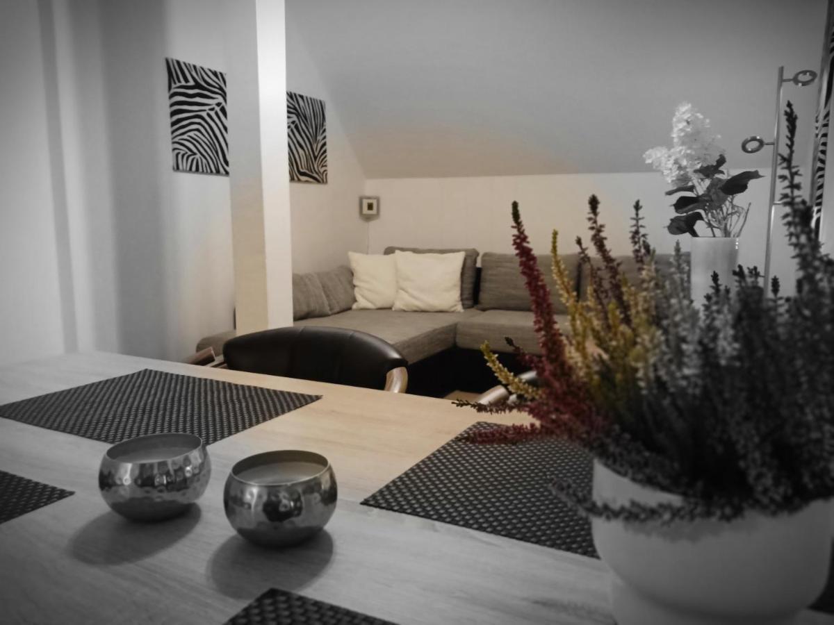 - Lehmanns Apartament *