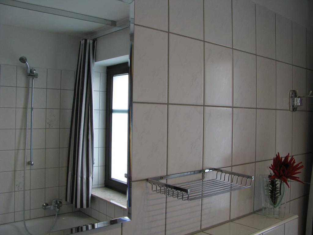 - Lehmanns Apartment *